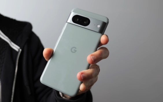 Google Pixel 8 Design and Build quality